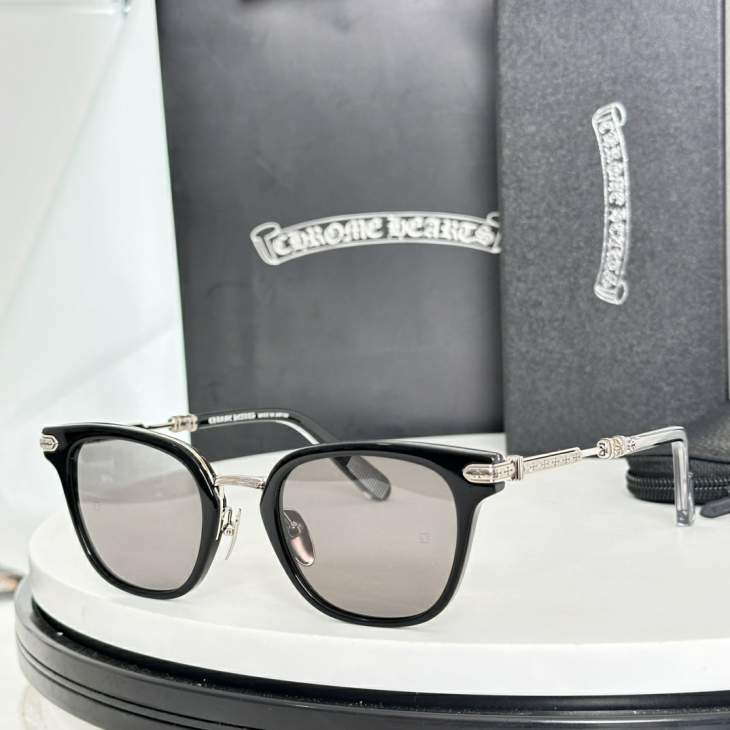 Picture of Chrome Hearts Sunglasses _SKUfw72188528fw